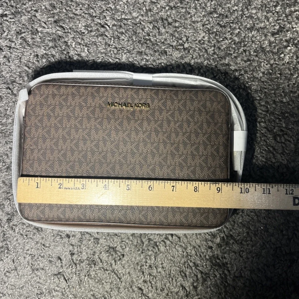 Michael Kors Women's Jet Set Large Bag. New With Tags Brown MK‎ Design $258